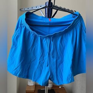 Wilson // Blue Flowy Tennis Shorts // XL